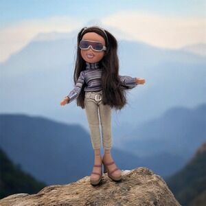 VTG Bratz Doll Wintertime Wonderland Dana Accessories & Sunglasses Fashion Doll
